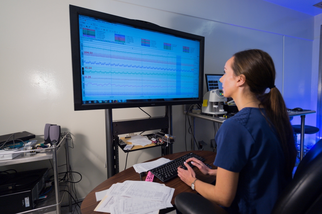 woman working at computer in lab